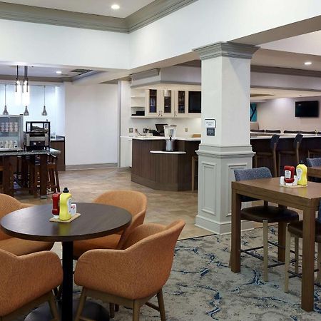 Hilton Garden Inn Мерилвил Екстериор снимка