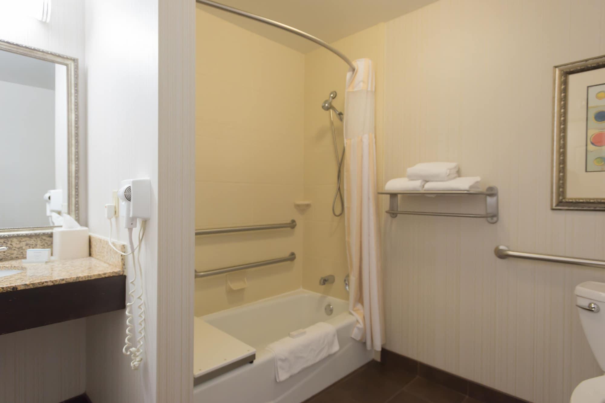 Hilton Garden Inn Мерилвил Екстериор снимка