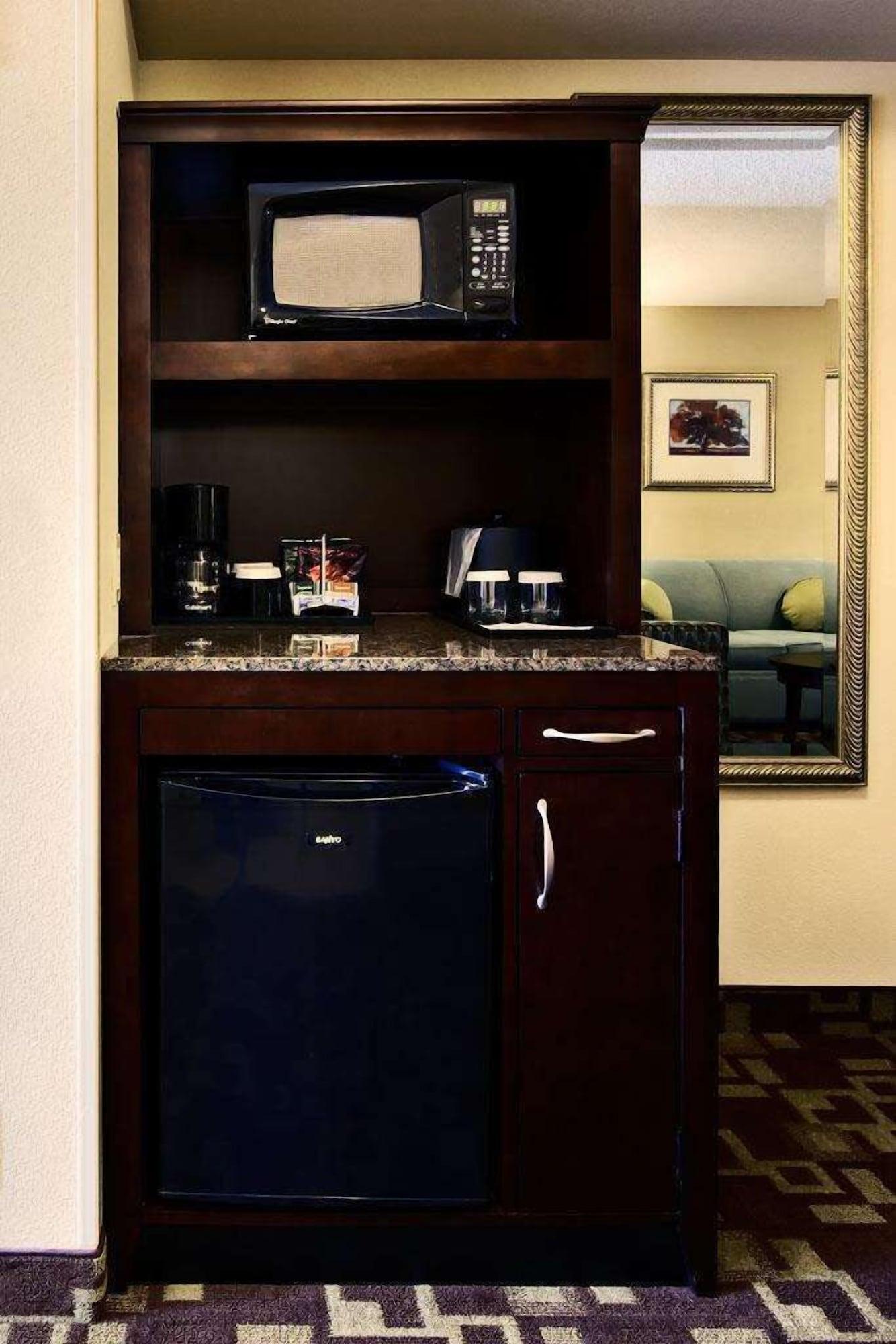 Hilton Garden Inn Мерилвил Екстериор снимка