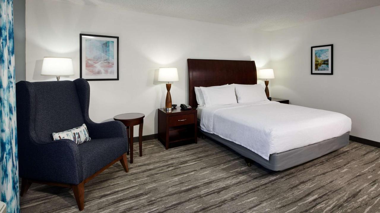 Hilton Garden Inn Мерилвил Екстериор снимка