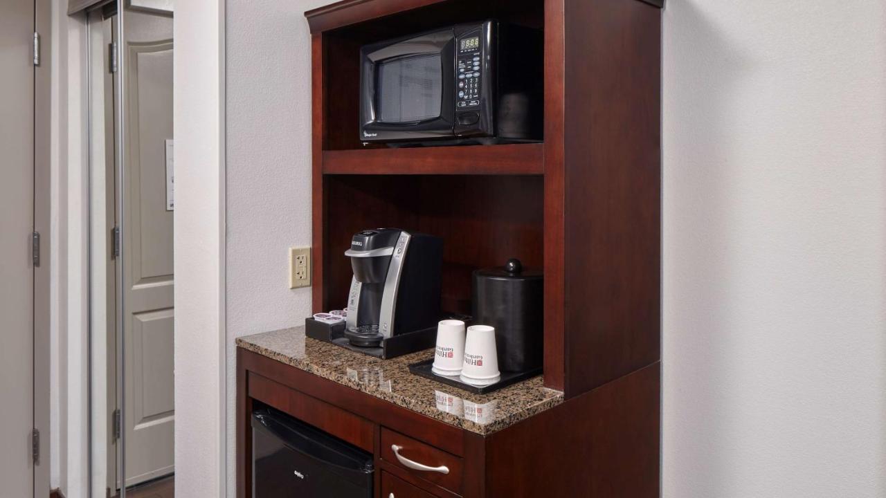 Hilton Garden Inn Мерилвил Екстериор снимка