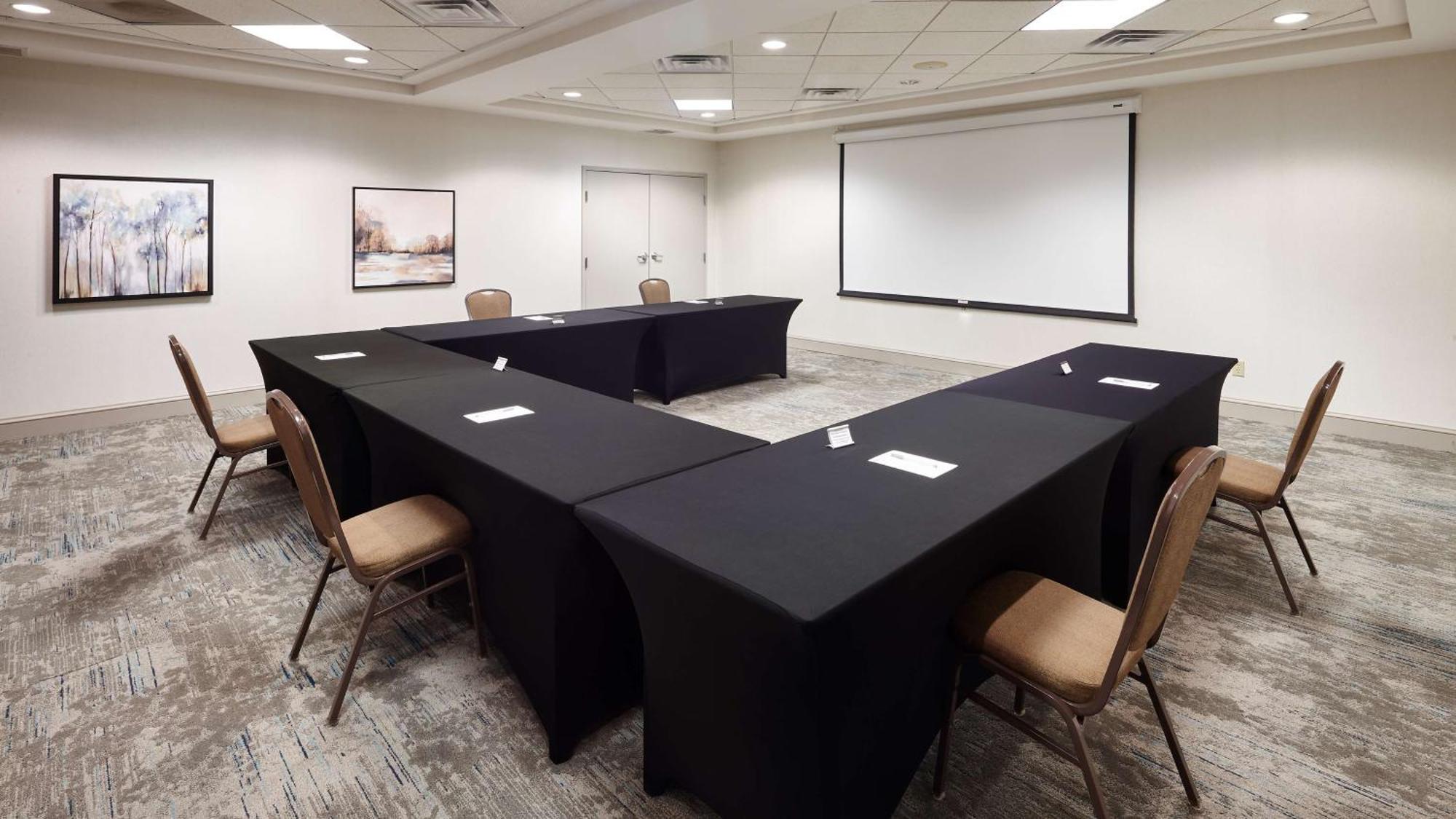 Hilton Garden Inn Мерилвил Екстериор снимка