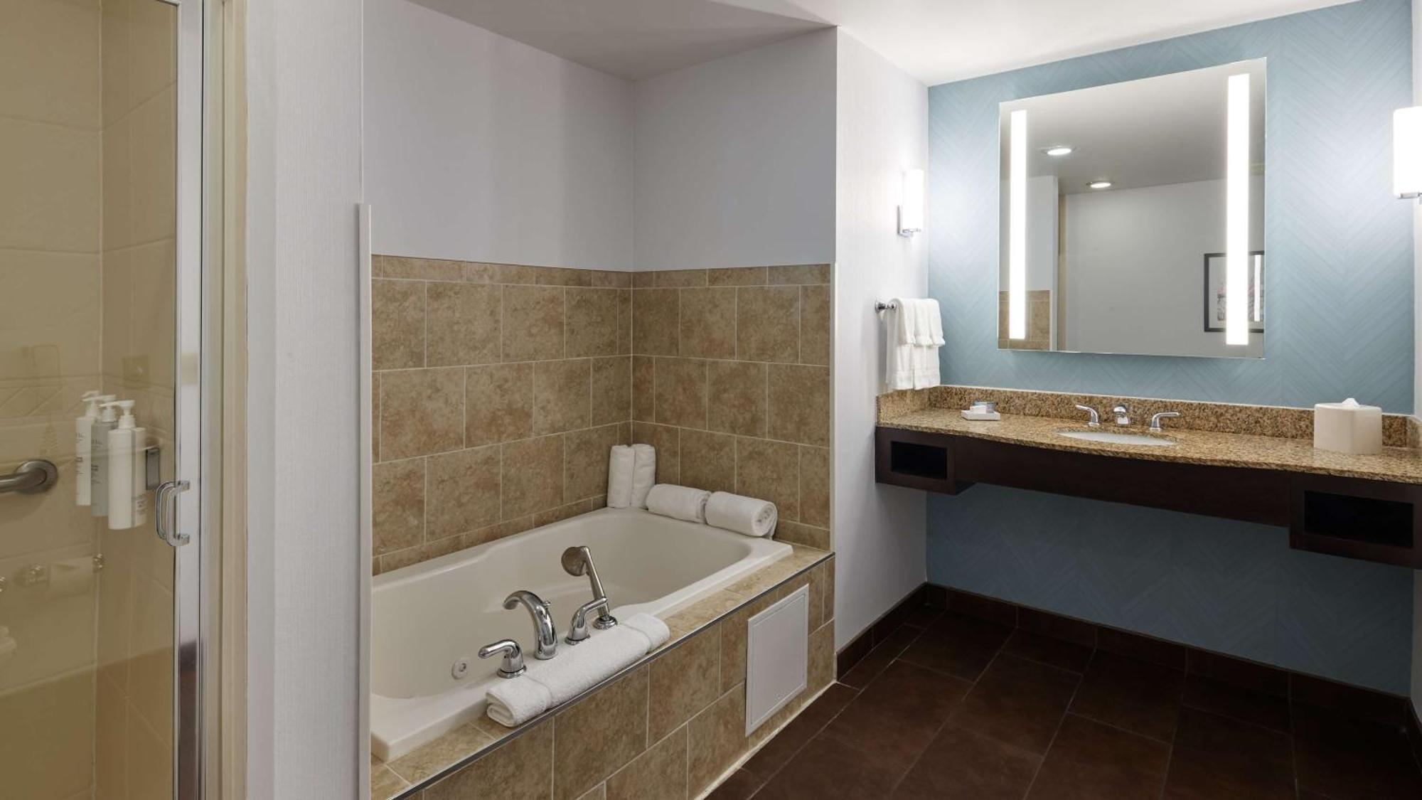 Hilton Garden Inn Мерилвил Екстериор снимка
