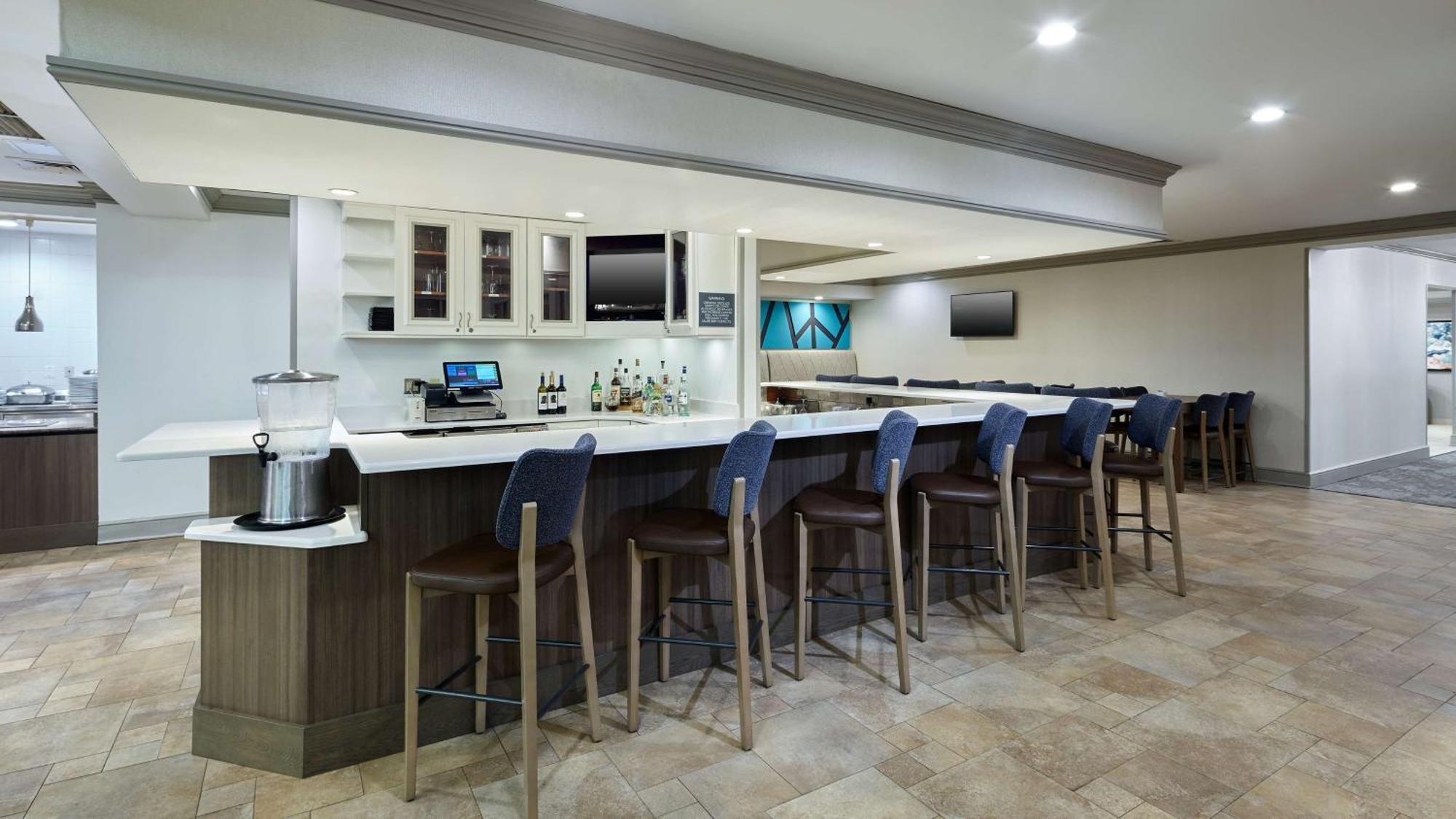 Hilton Garden Inn Мерилвил Екстериор снимка
