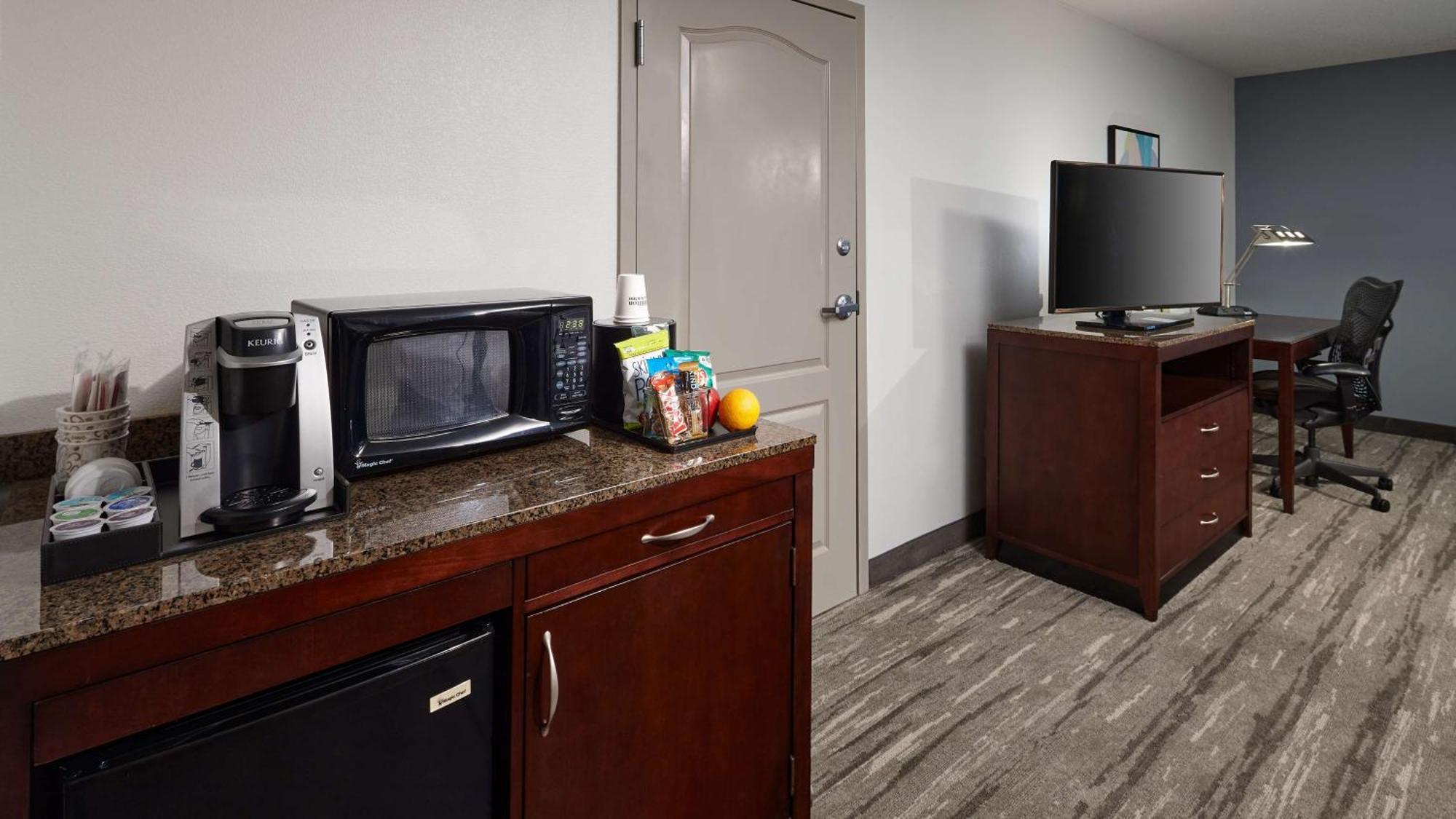Hilton Garden Inn Мерилвил Екстериор снимка