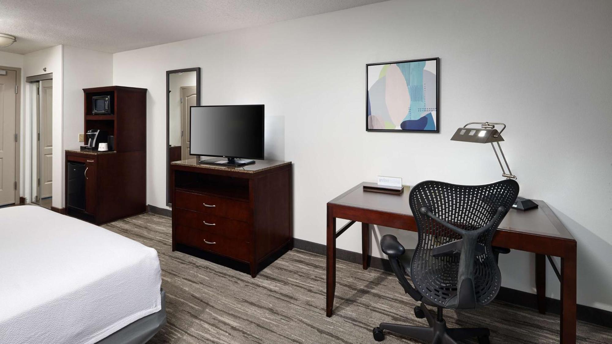 Hilton Garden Inn Мерилвил Екстериор снимка
