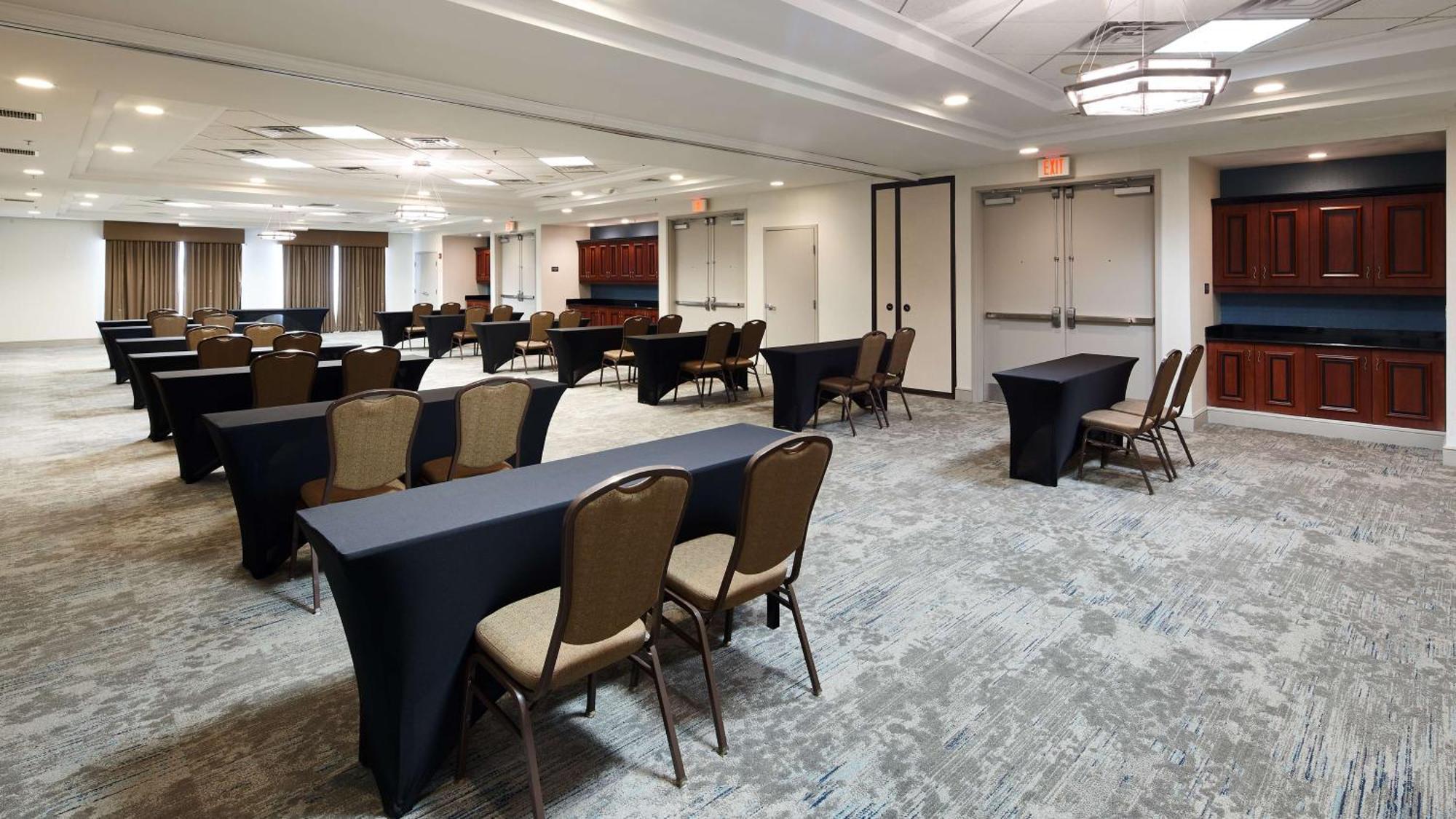 Hilton Garden Inn Мерилвил Екстериор снимка