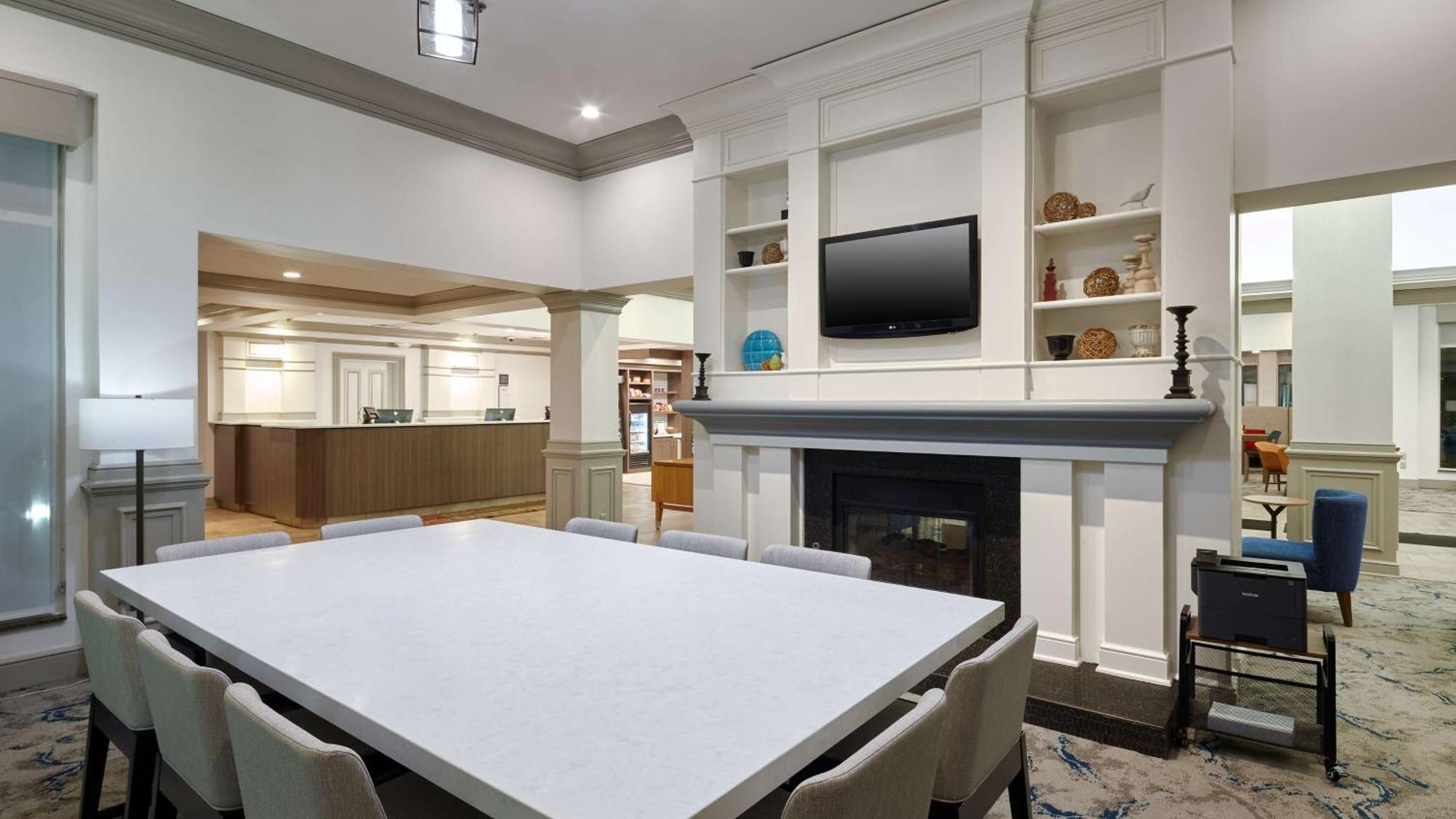 Hilton Garden Inn Мерилвил Екстериор снимка