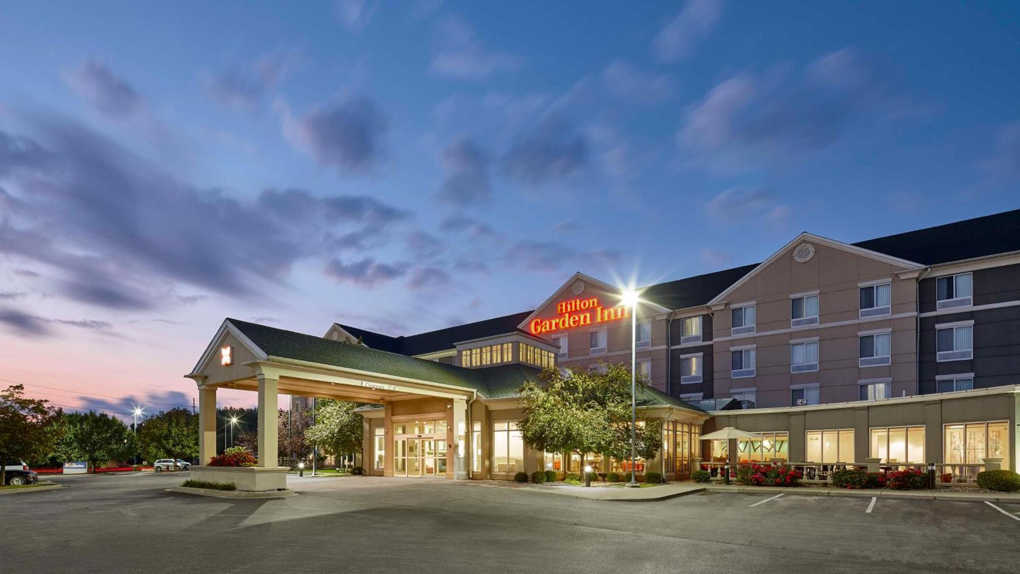 Hilton Garden Inn Мерилвил Екстериор снимка