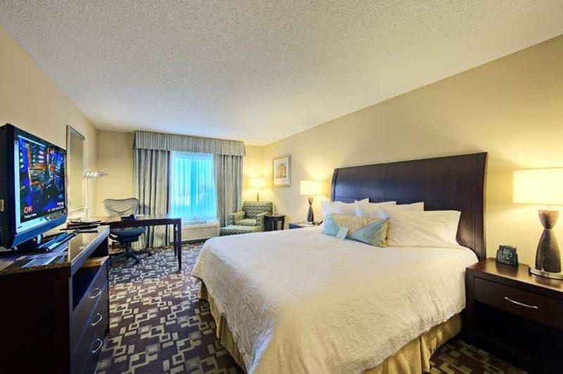 Hilton Garden Inn Мерилвил Екстериор снимка