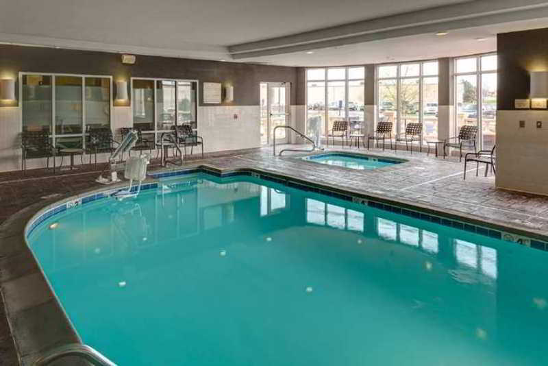 Hilton Garden Inn Мерилвил Екстериор снимка