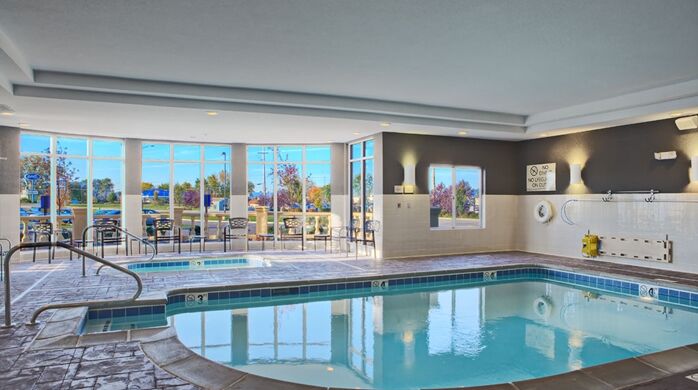 Hilton Garden Inn Мерилвил Екстериор снимка